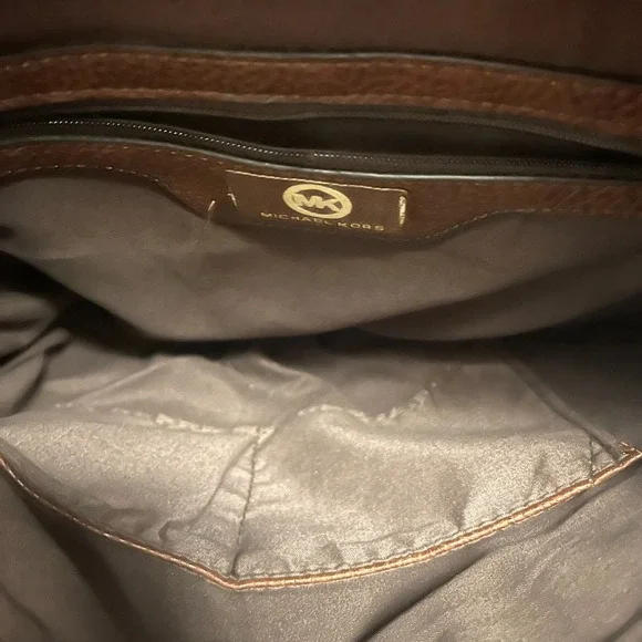 Michael Kors Brown Leather Flap Top Brown Crossbody Shoulder Bag Tassel Clip - Picture 9 of 11